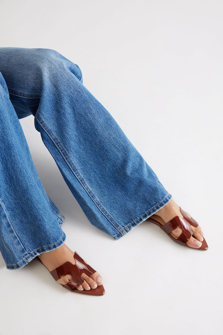 Never Disappoint Flat Sandals - Brown