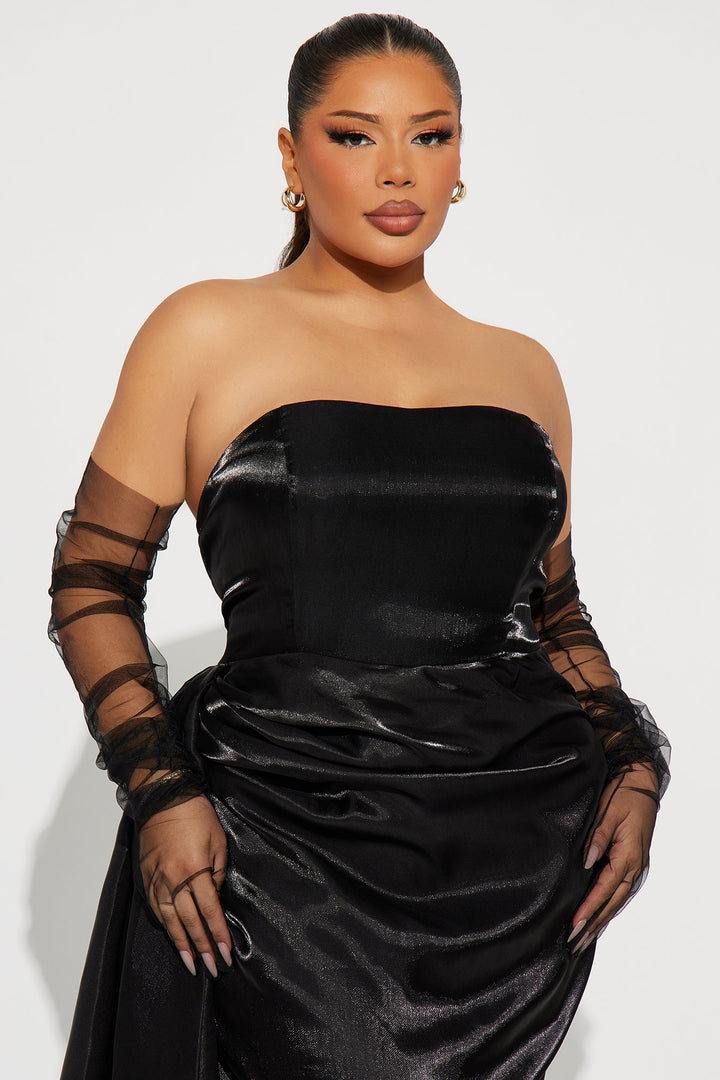 Center Stage Organza Gown - Black