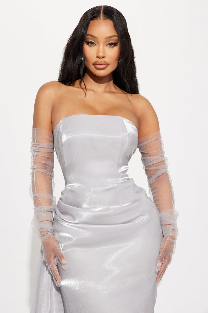 Center Stage Organza Gown - Silver