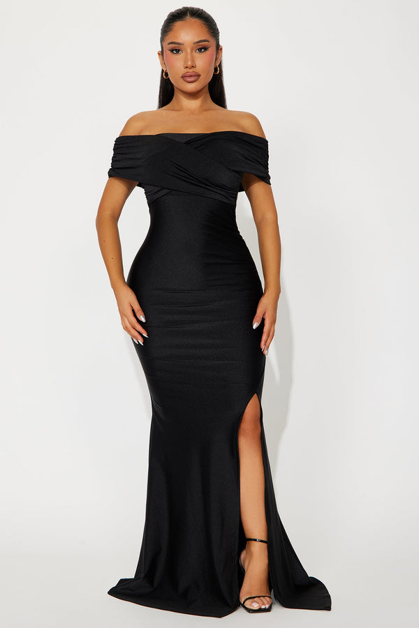 Ignore The Romance Maxi Dress - Black