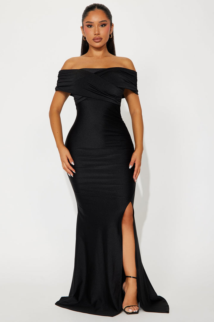 Ignore The Romance Maxi Dress - Black