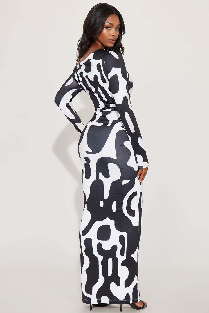 Abstract Allure Off Shoulder Maxi Dress - Black/White