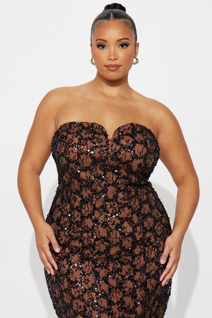 Lexi Embellished Lace Midi Dress - Black