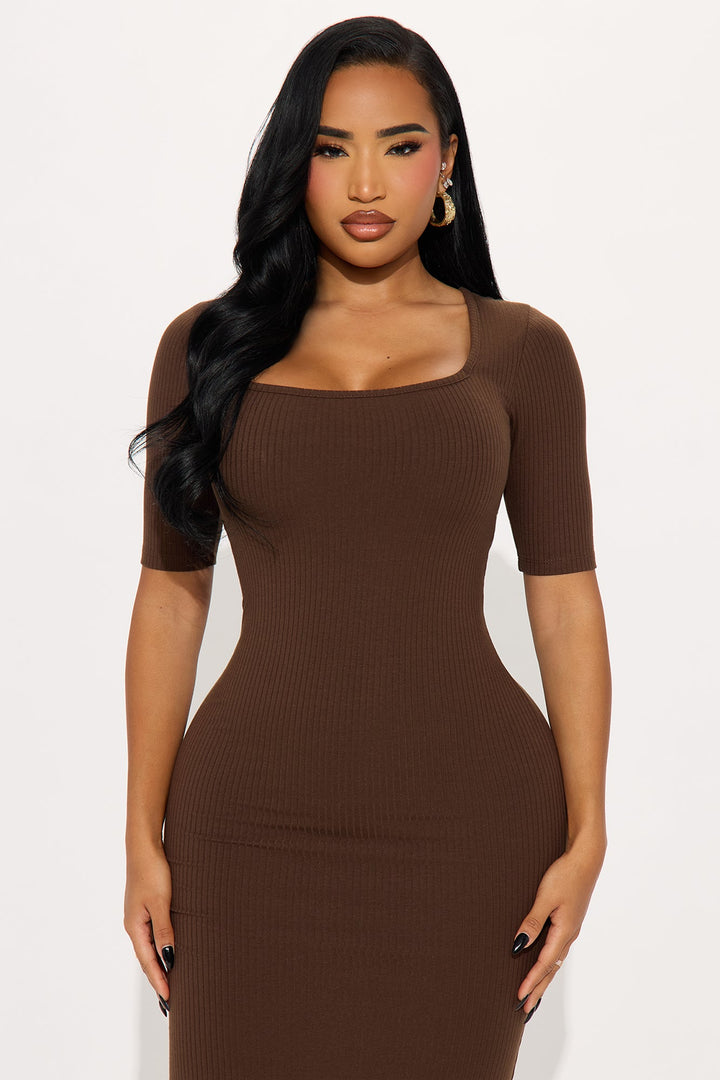 A Little Bossy Midi Dress - Chocolate