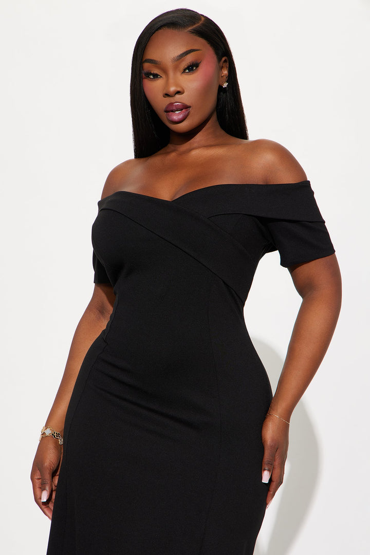 Addison Short Sleeve Ponte Midi Dress - Black