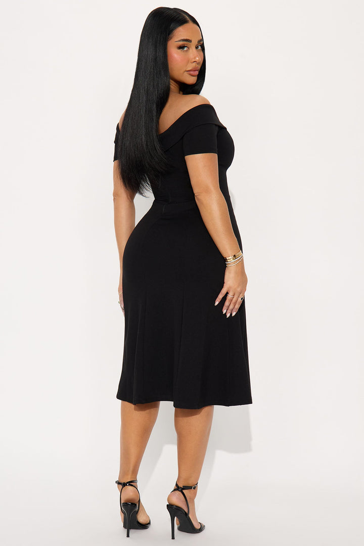 Addison Short Sleeve Ponte Midi Dress - Black
