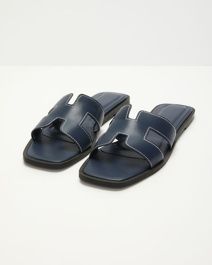 Gordy Flat Sandal