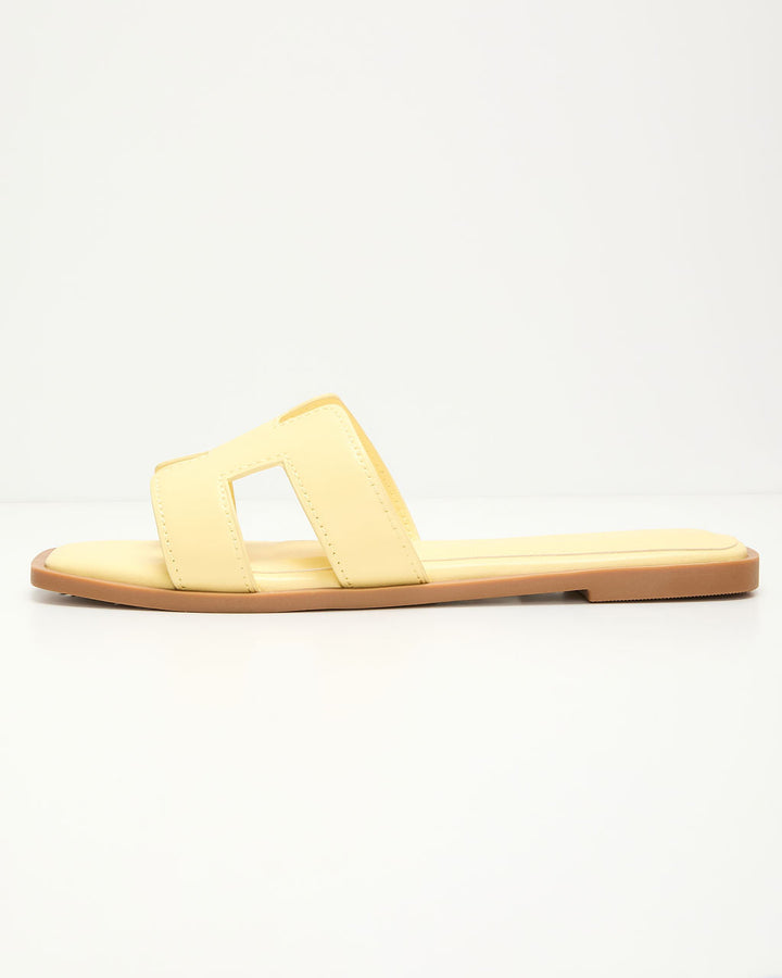 Gordy Flat Sandal